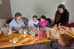 received_1361486405219659