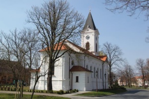 Kostel svatého Barnabáše v Těšanech a kaple Panny Marie 